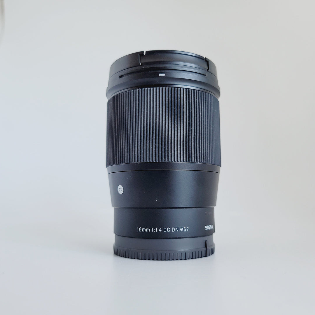 Lens - 16mm F1.4 DC DN | Contemporary