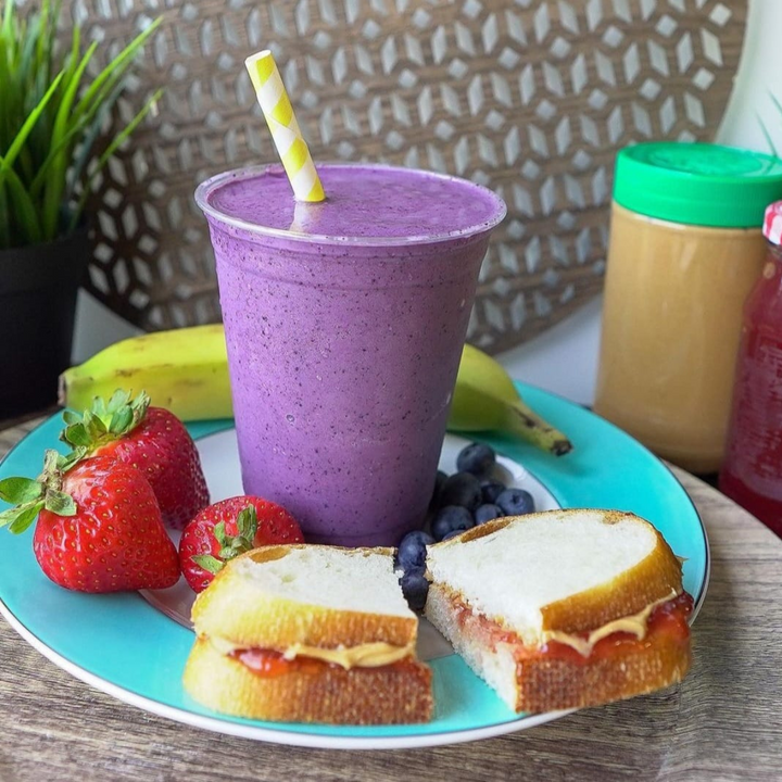 PB & J  SMOOTHIE